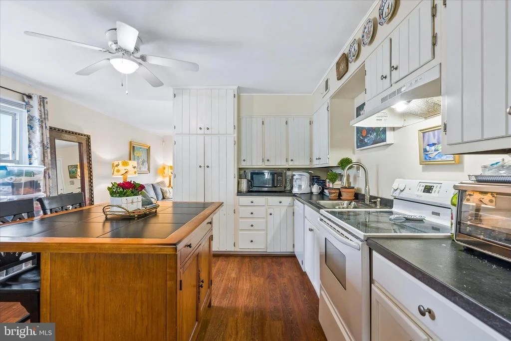 Photo of 466 CARROLLTON DRIVE