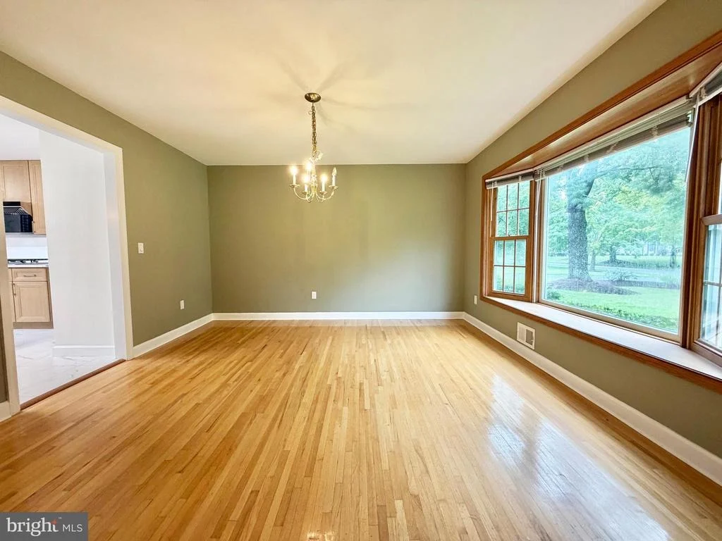 Photo of 8 EVANS DRIVE