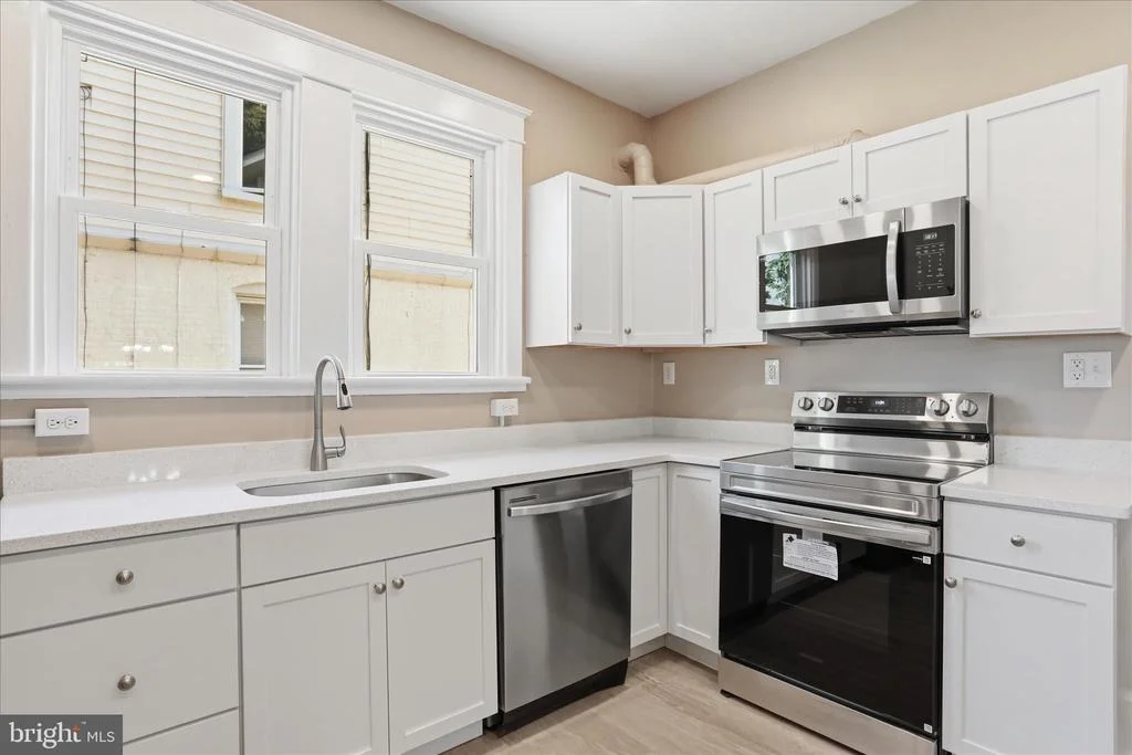 Photo of 819 SUMMIT AVENUE