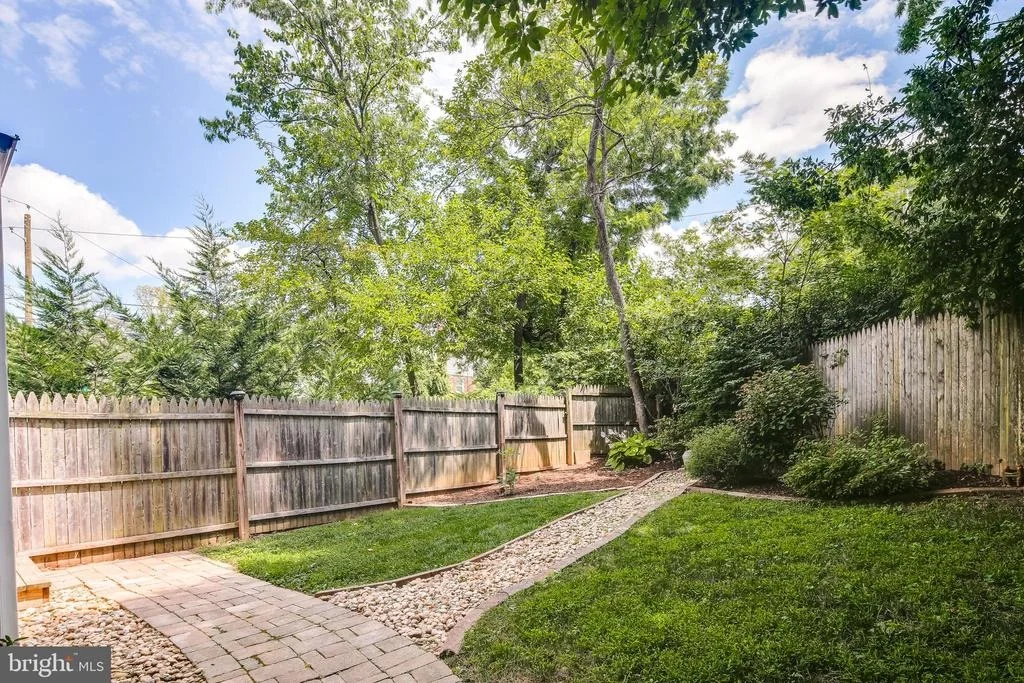 Photo of 505 E SCHUYLER ROAD