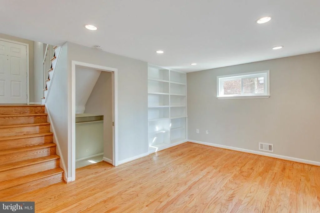 Photo of 10409 FOREST AVENUE