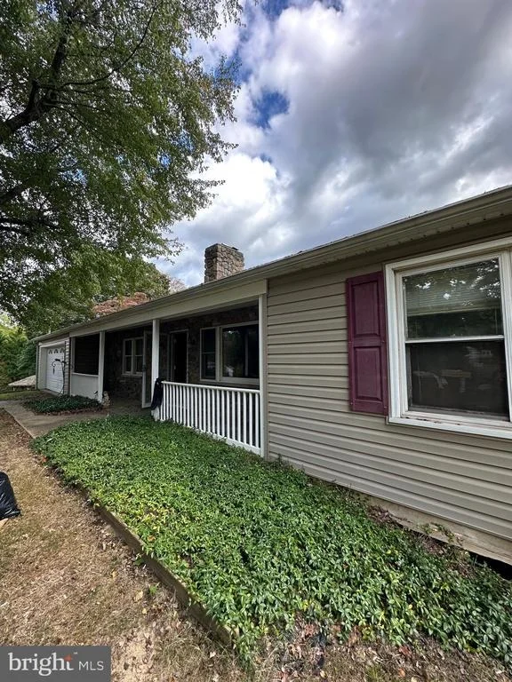 Photo of 2324 OLDFIELD POINT ROAD