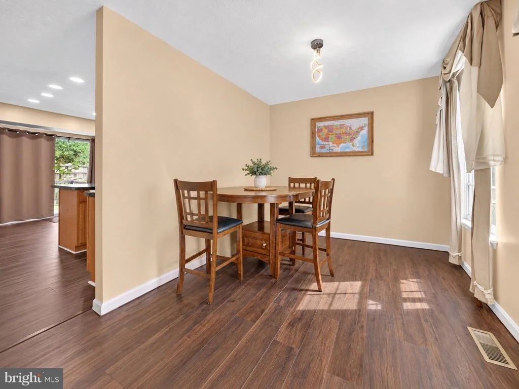 Photo of 5435 SIR DOUGLAS DRIVE