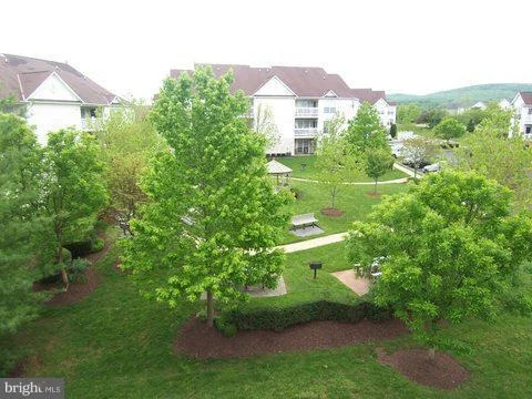 Photo of Unit 3B at 2100 WAYSIDE DRIVE