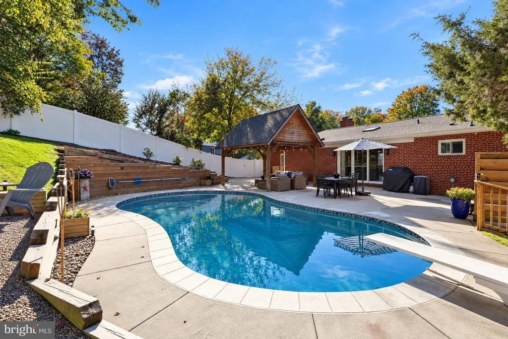 Photo of 6250 DIAMOND DRIVE