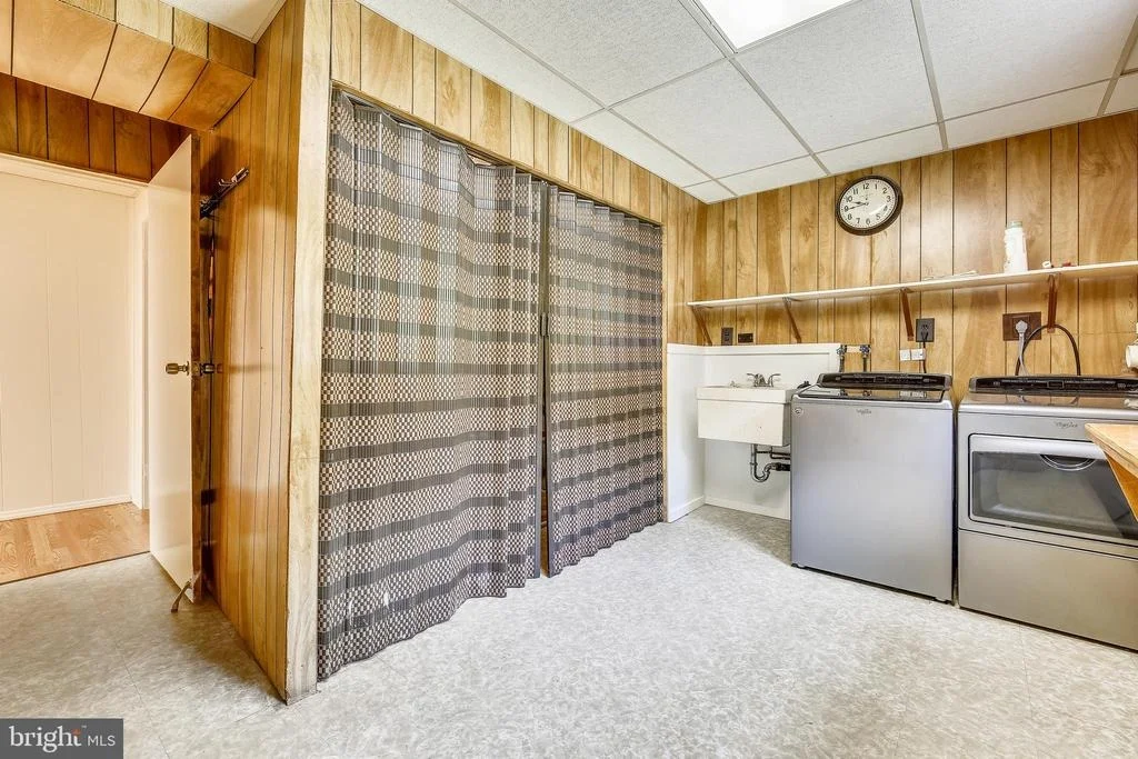 Photo of 2417 NEES LANE