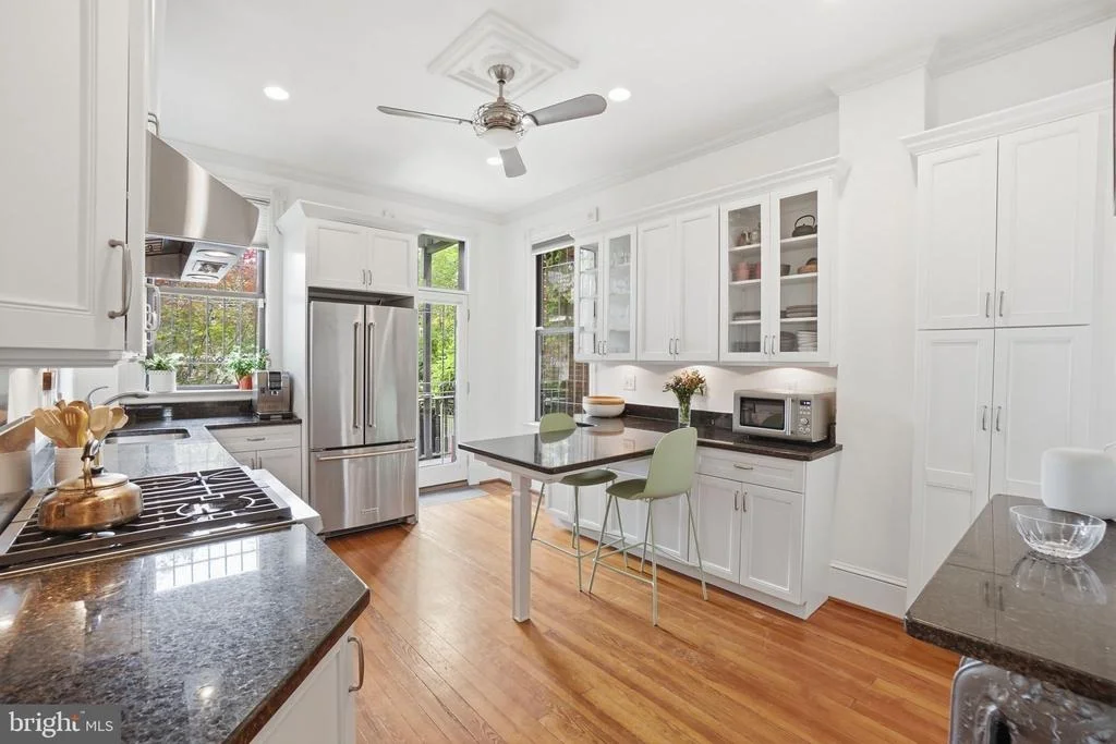 Photo of 210 8TH STREET SE