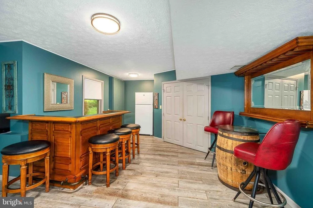 Photo of 305 LAKE POINTE DRIVE