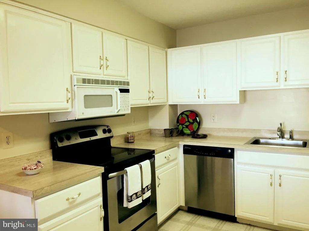 Photo of Unit 306 at 14800 PENNFIELD CIRCLE