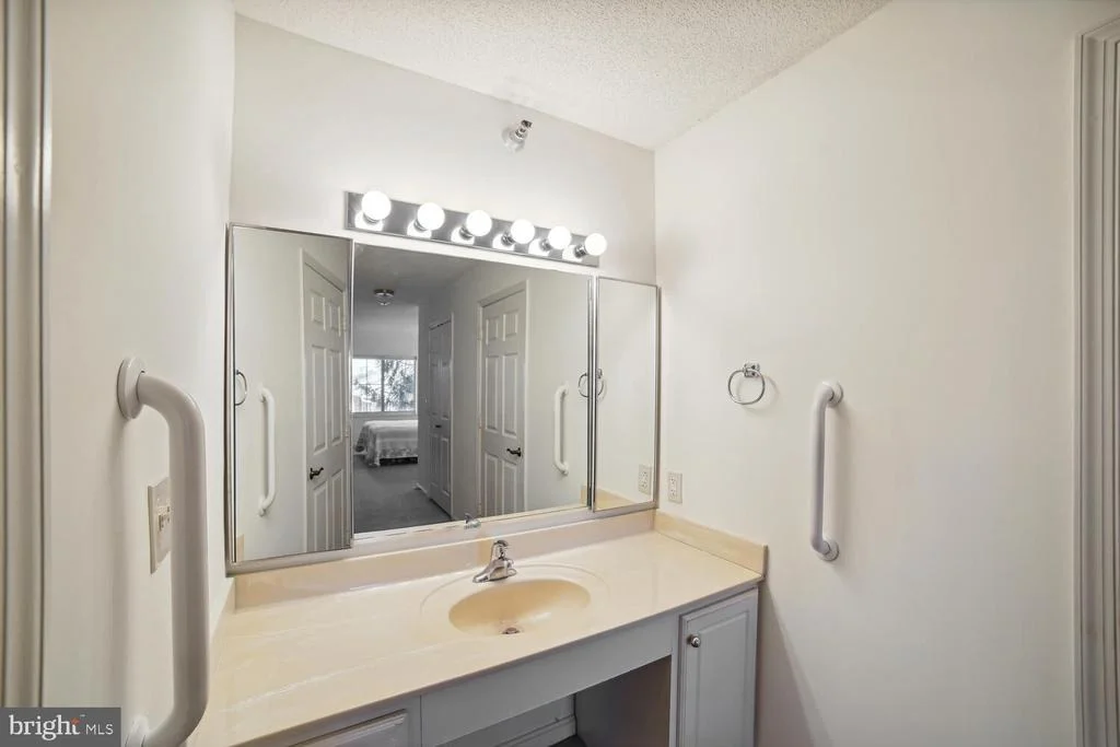 Photo of Unit 311 at 14801 PENNFIELD CIRCLE