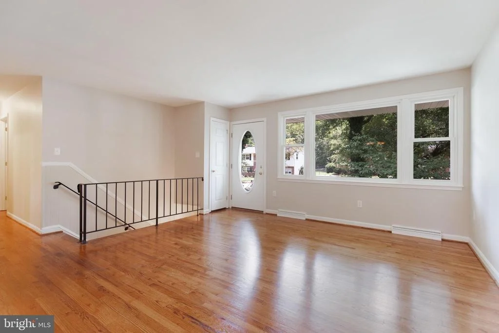 Photo of 12403 LYTTON AVENUE
