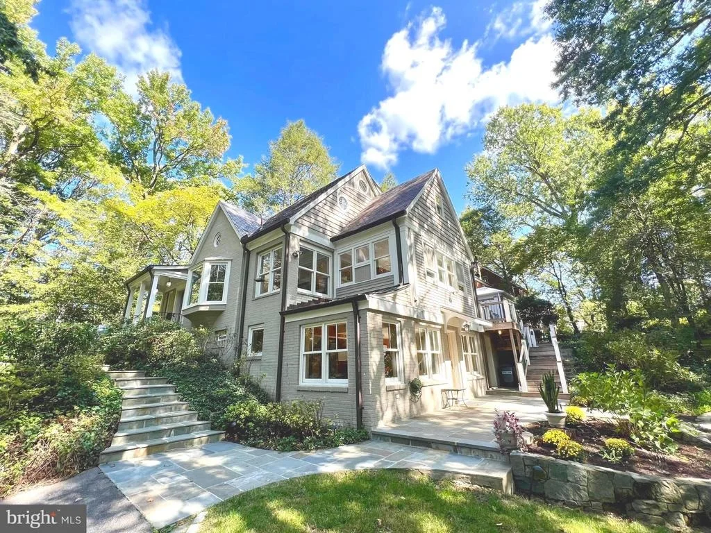 Photo of 1118 DALE DRIVE