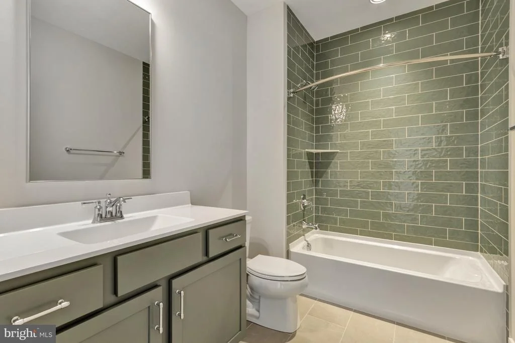 Photo of 662 TINGLE AVENUE