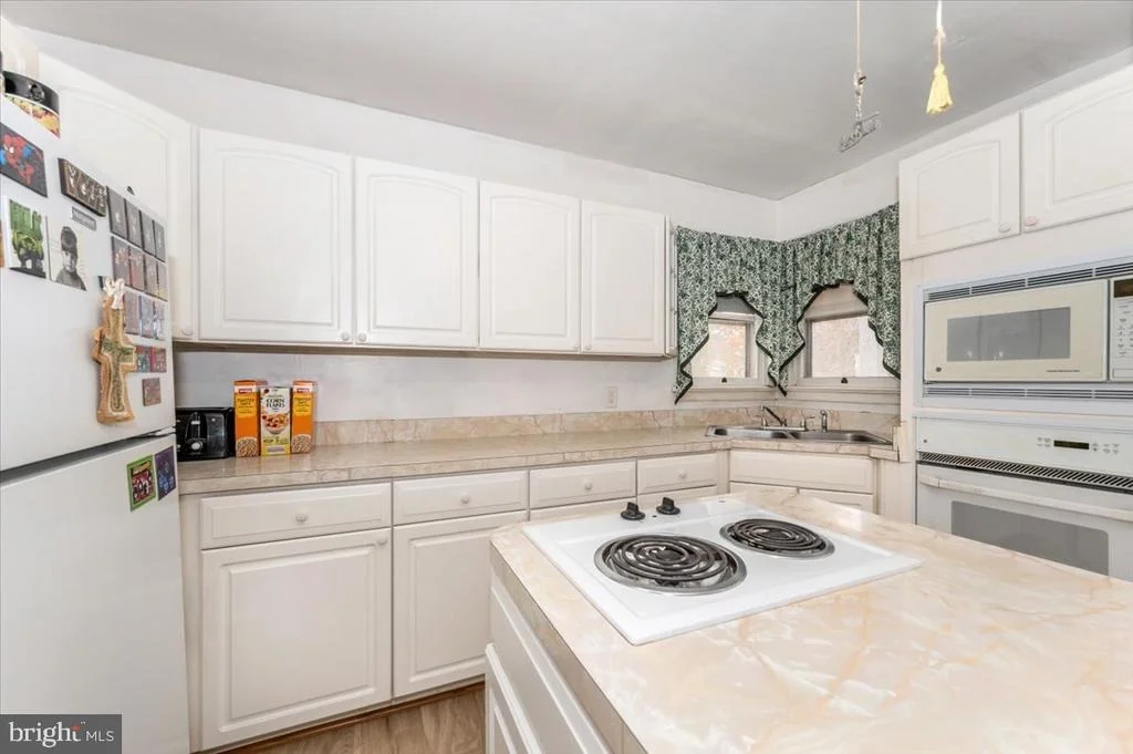 Photo of 239 DEVONSHIRE ROAD NE