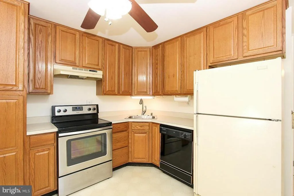 Photo of 300 MANOR COURT