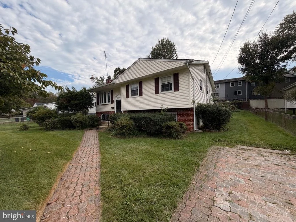 Photo of 6911 CANYON DRIVE