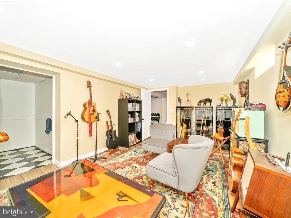 Photo of 903 MERCER PLACE
