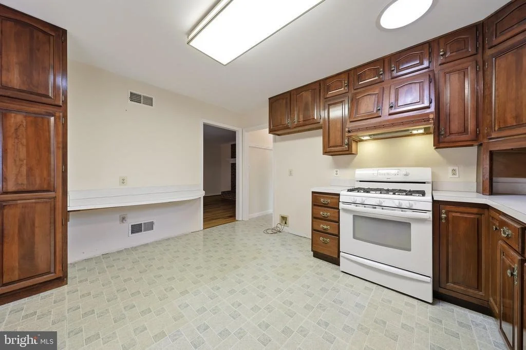Photo of 5194 DEBRA ROAD