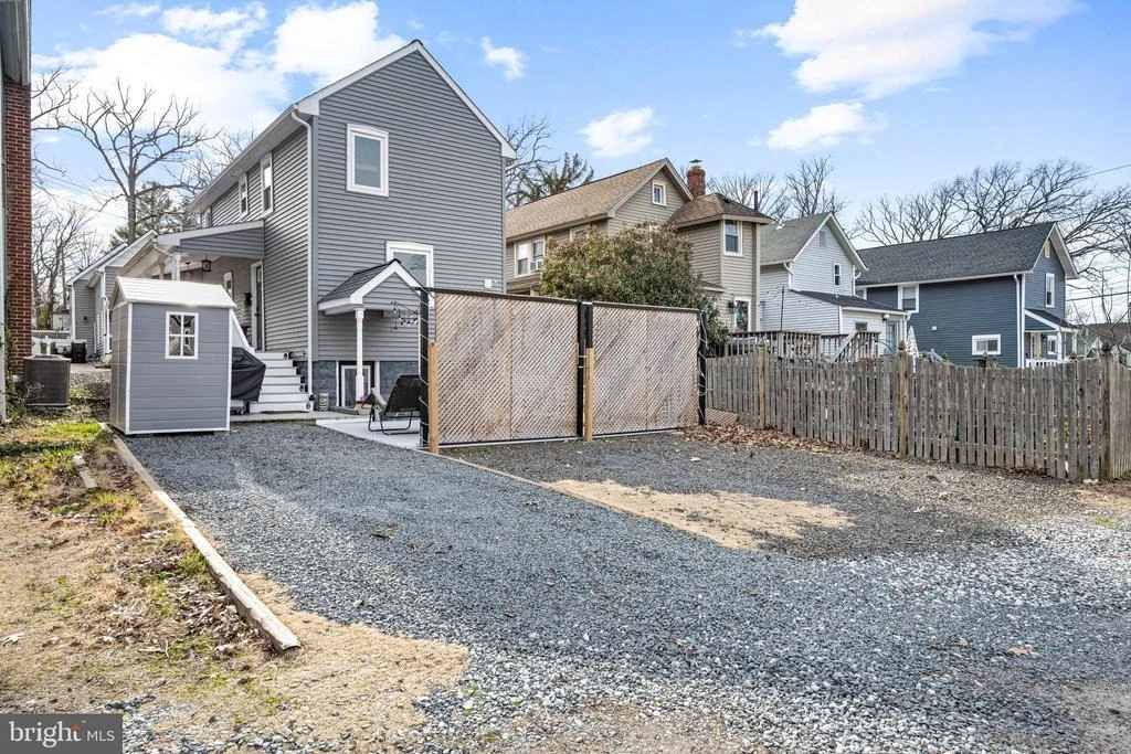 Photo of 215 BOULEVARD AVENUE