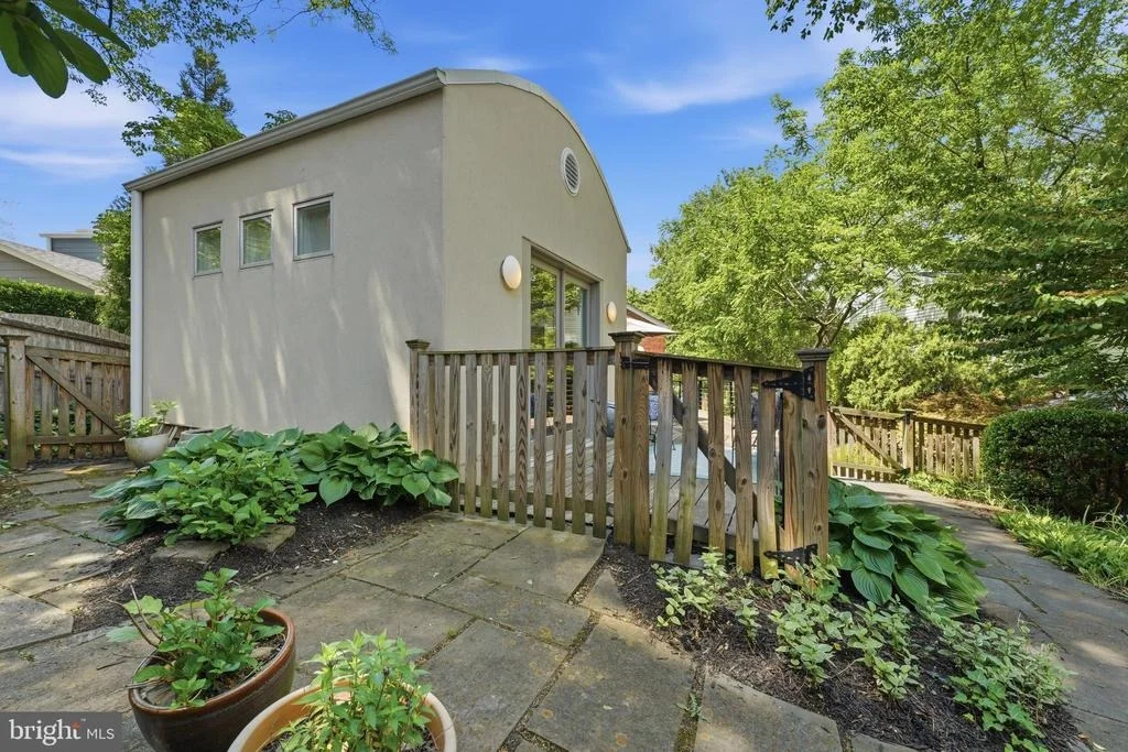 Photo of 9109 BRADFORD ROAD