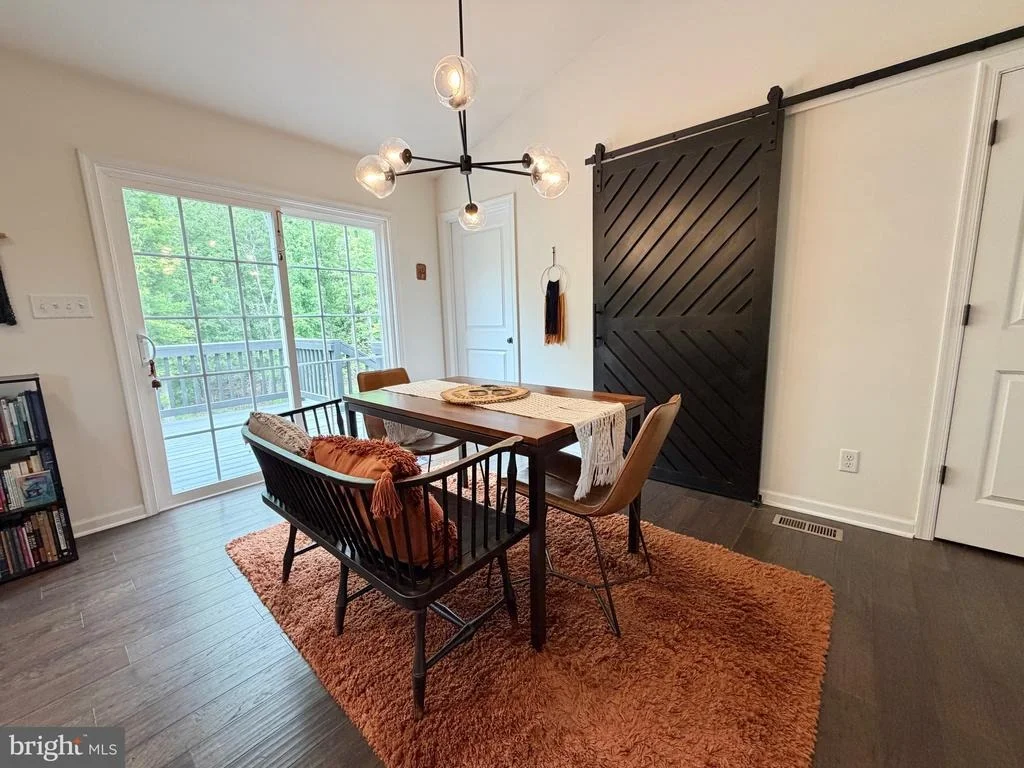 Photo of 9807 ROBERT E LEE DRIVE