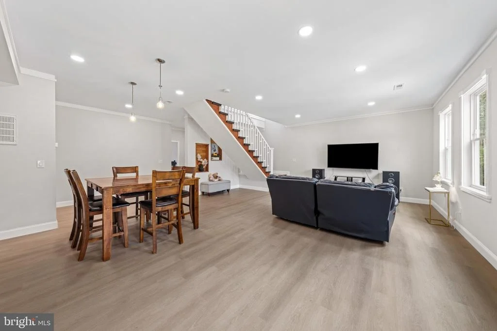 Photo of 6467 THIRD STREET