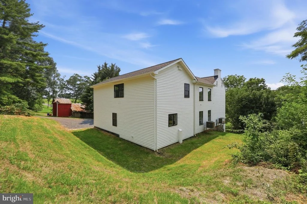 Photo of 11523 HANDBOARD ROAD