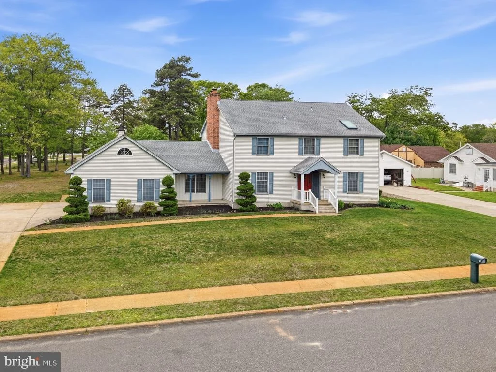 Photo of 1 MOSS VIEW LANE