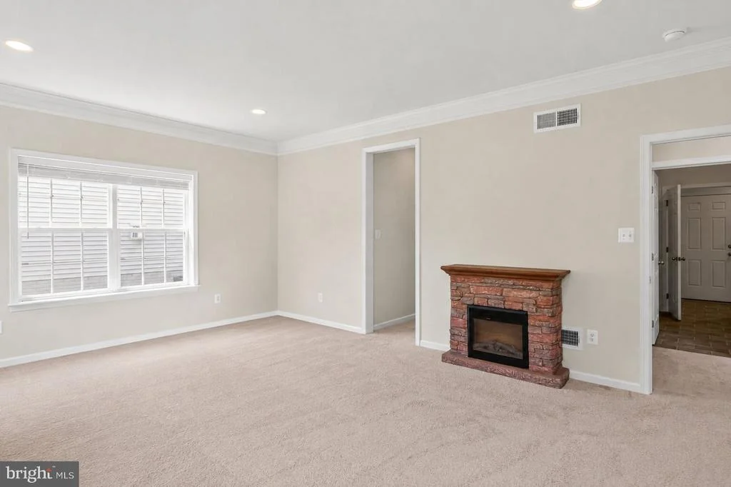 Photo of 2754 HILLFIELD DRIVE