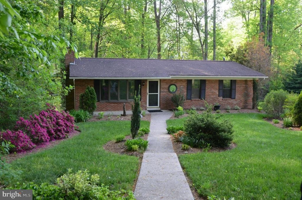 Photo of 9917 JONATHAN DRIVE