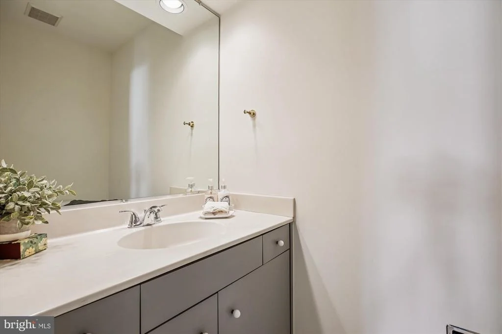 Photo of 9537 FOX HOLLOW