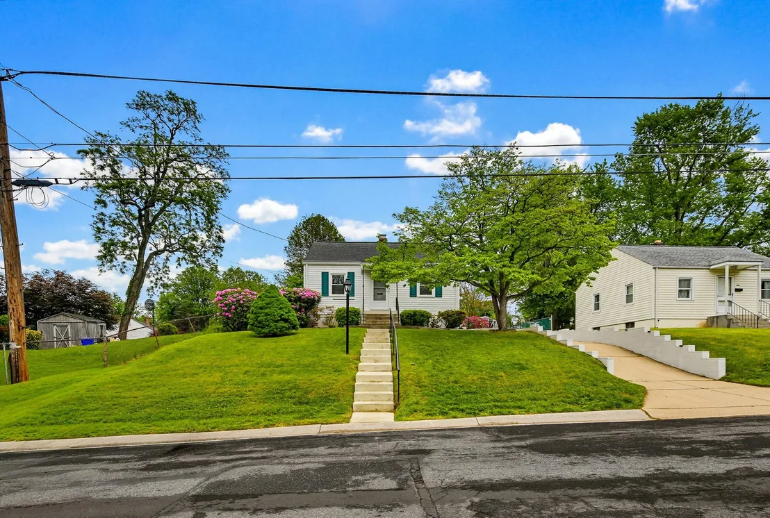 Photo of 12007 SAINT DUNSTON LANE