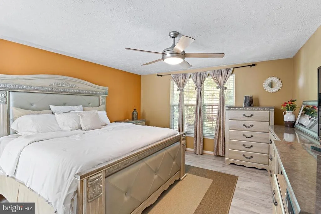 Photo of 15084 HOLLEYSIDE DRIVE
