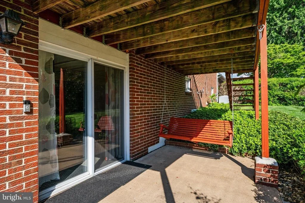 Photo of 716 FLINTLOCK DRIVE