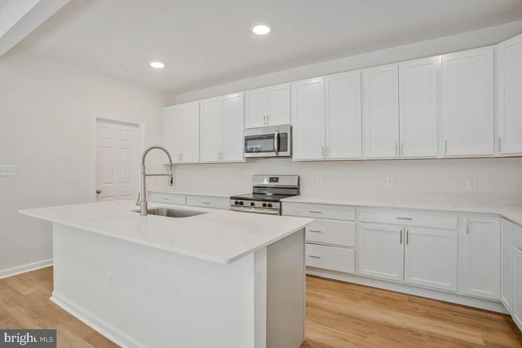 Photo of 900 WALNUT AVENUE