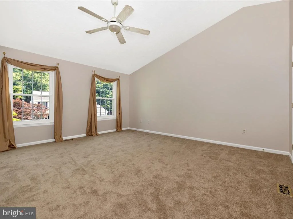 Photo of 112 BOOKHAM LANE