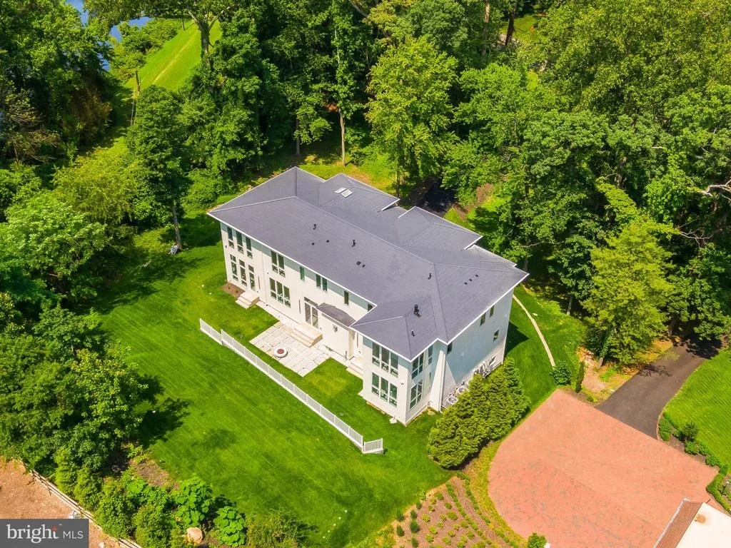 Photo of 8757 BROOK ROAD