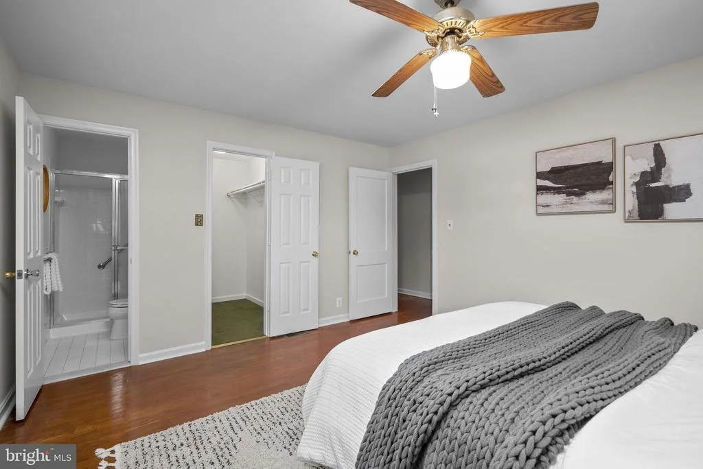 Photo of 9807 MERWOOD LANE