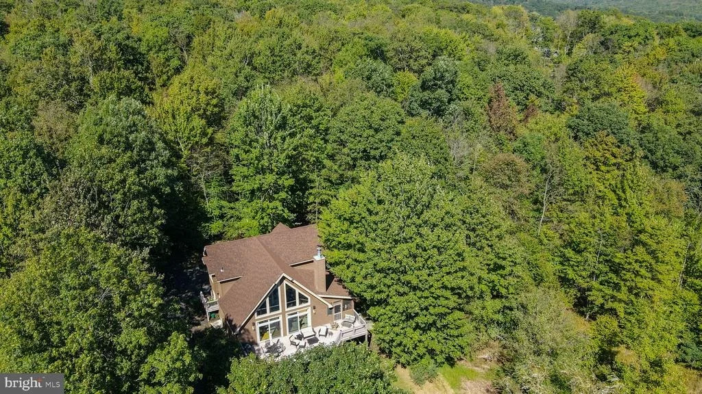 Photo of 431 MOUNTAINTOP ROAD