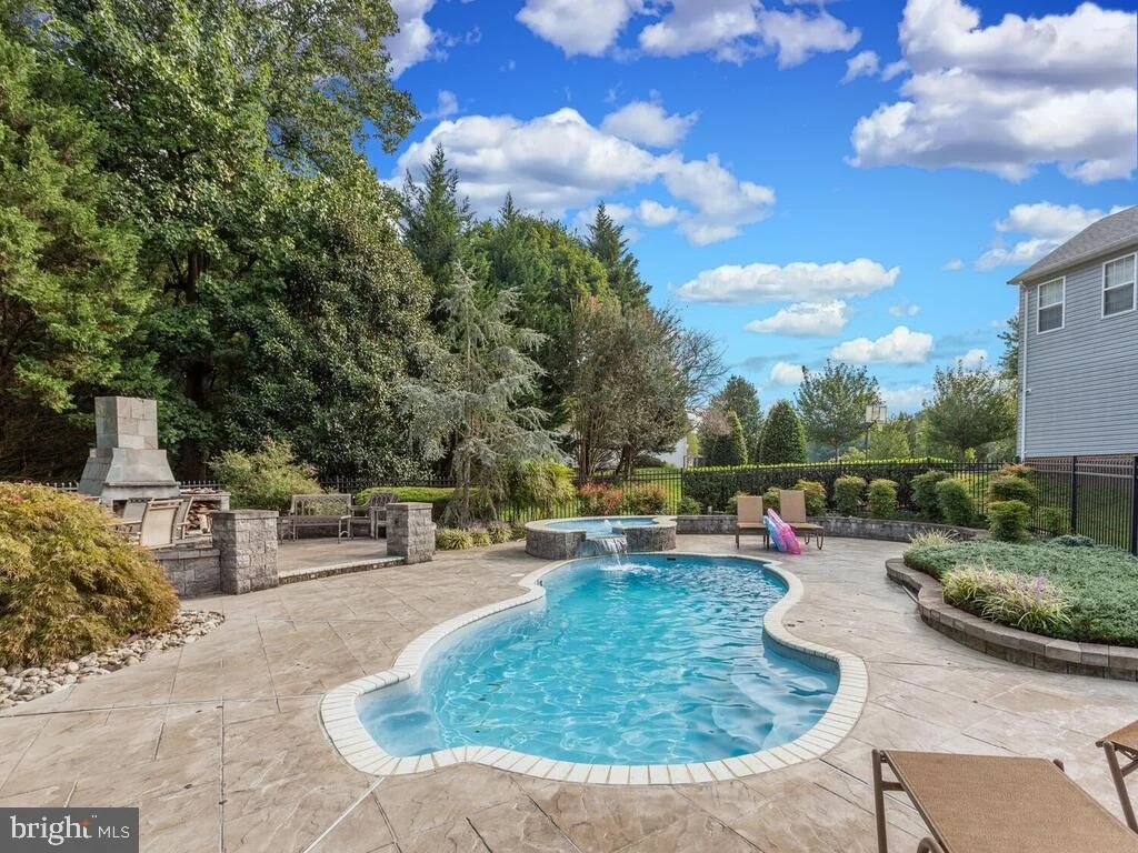 Photo of 12500 PERRYWOOD LANE