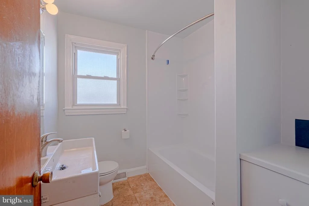 Photo of 3706 MACTAVISH AVENUE