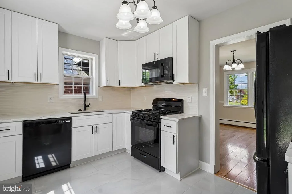 Photo of 527 FOREST VIEW ROAD
