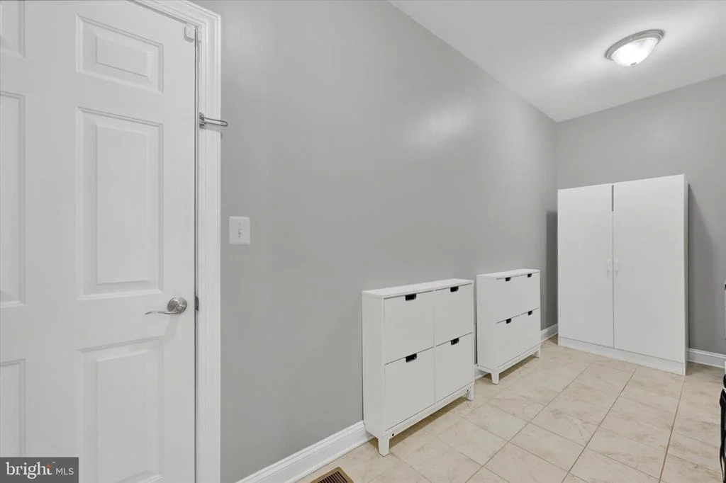 Photo of 7510 LEAFY TREE LANE