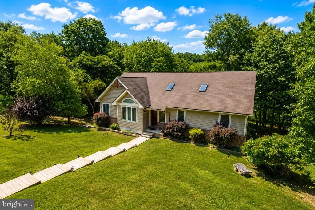 Photo of 365 PINNACLE DRIVE
