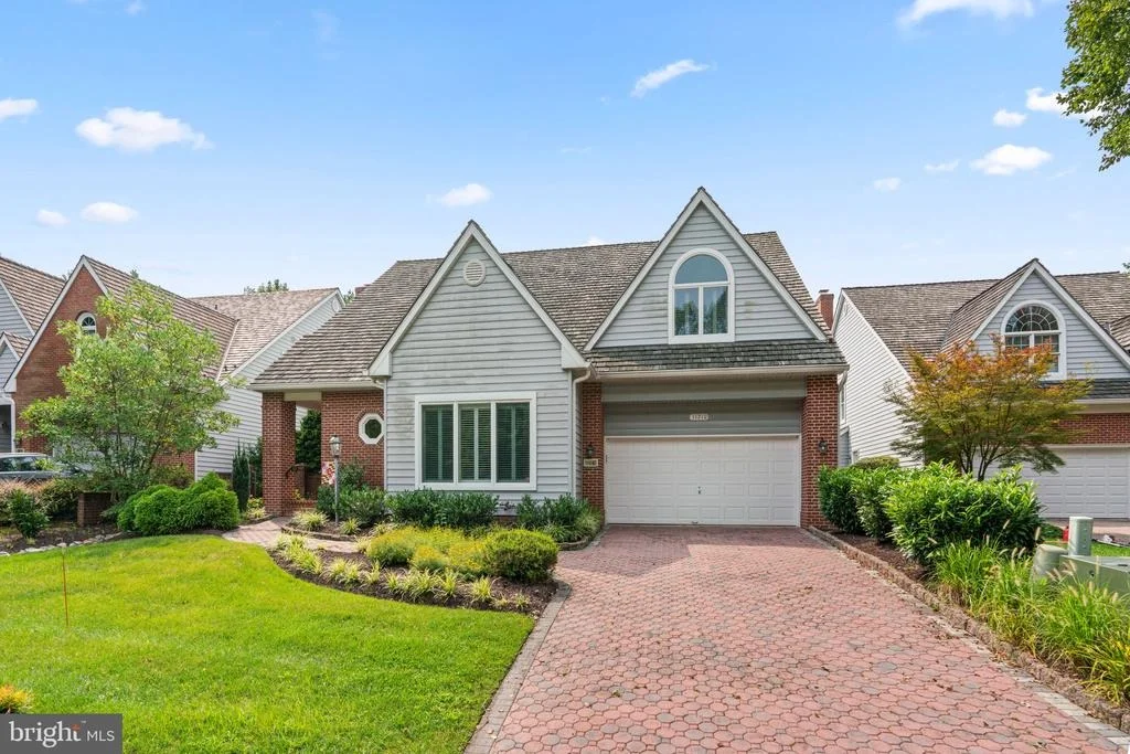 Photo of 11210 SHADOWMERE MEWS