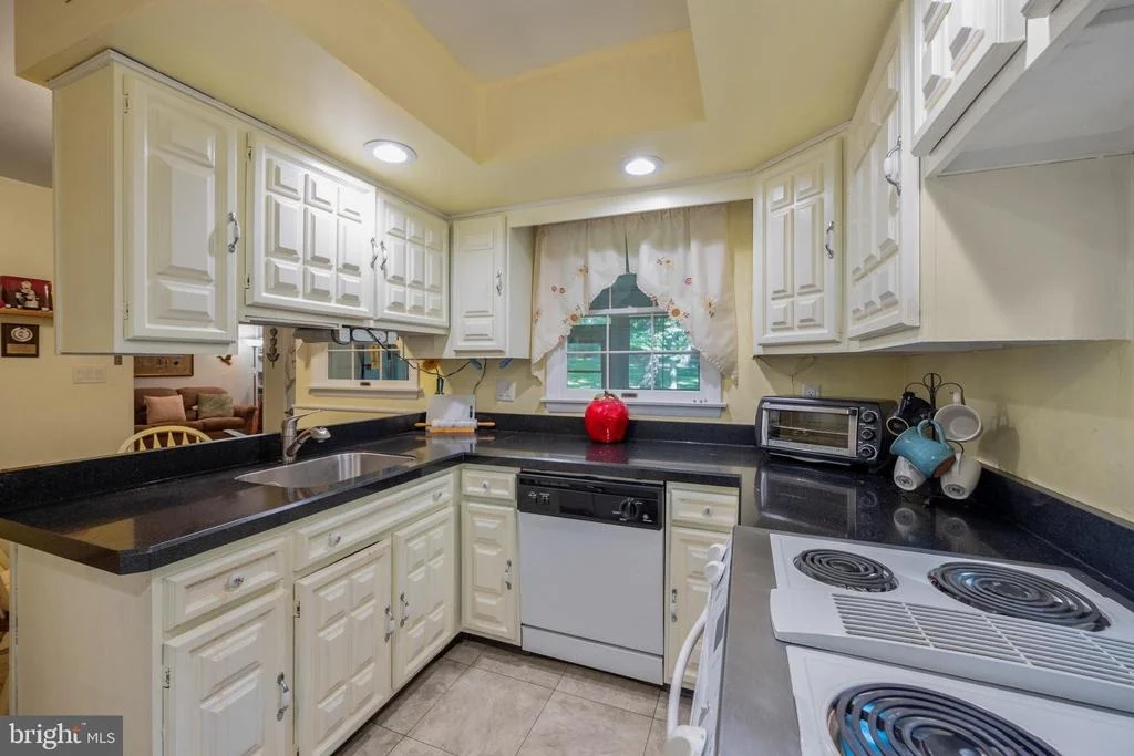 Photo of 932 WESTERN CHAPEL ROAD