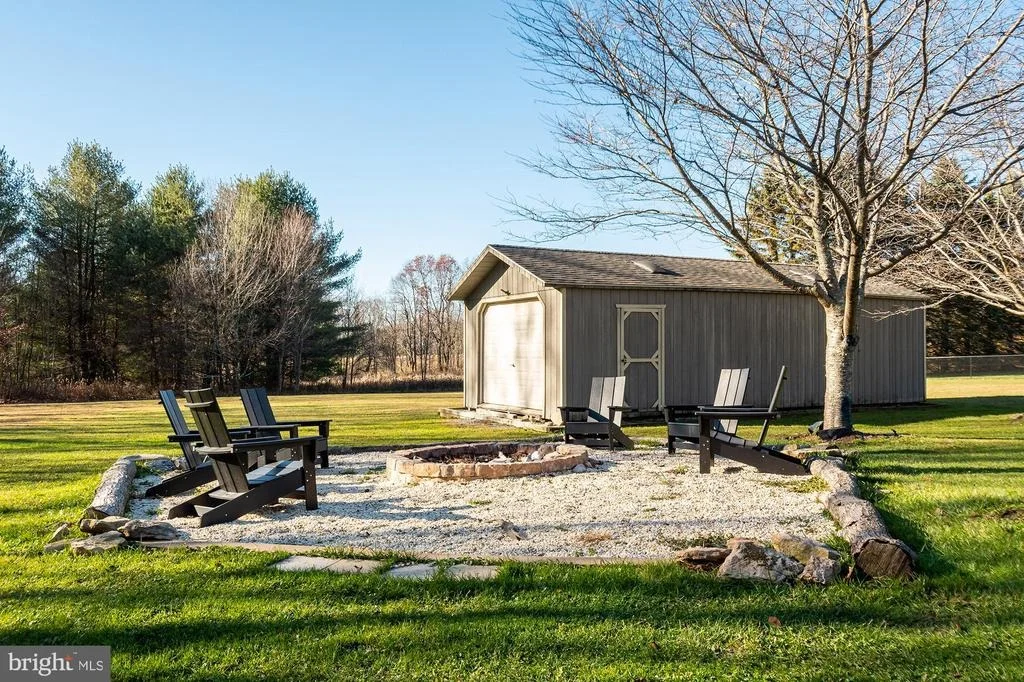 Photo of 1015 PYSELL ROAD