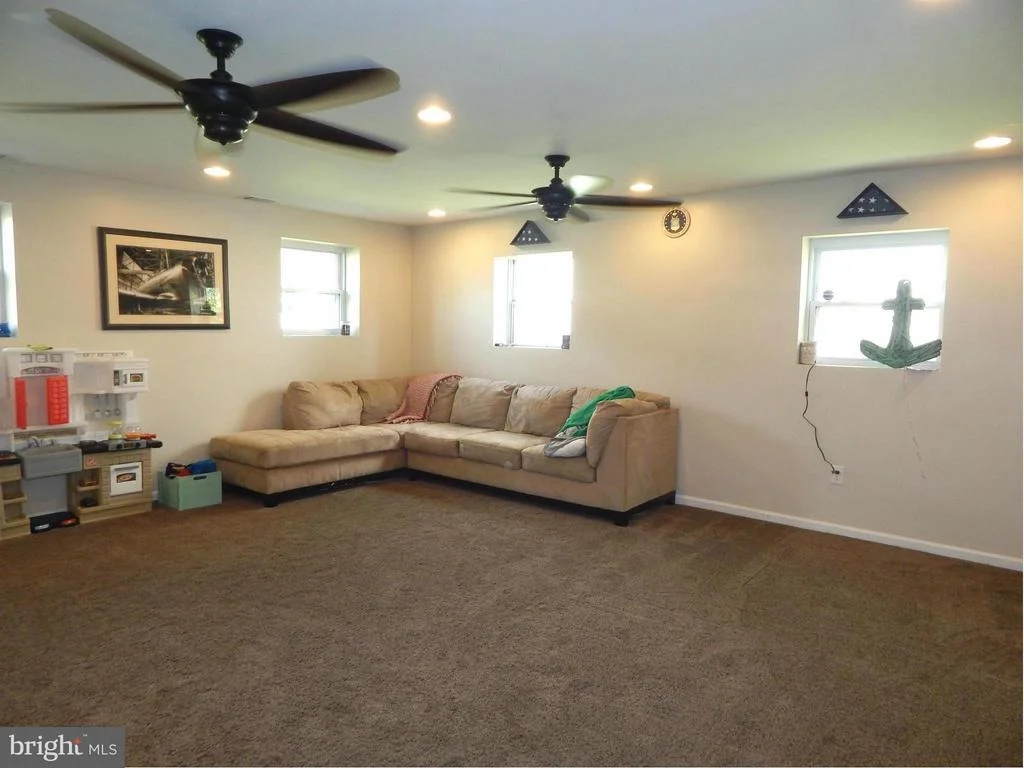 Photo of 107 PINEVIEW AVENUE