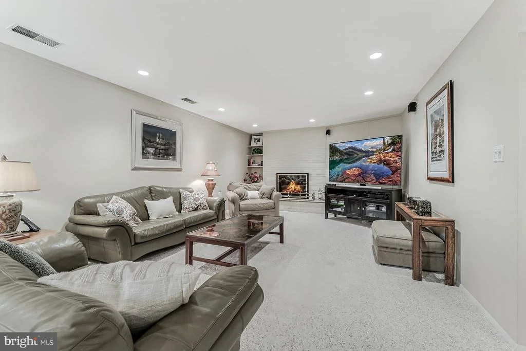 Photo of 4015 LAIRD PLACE