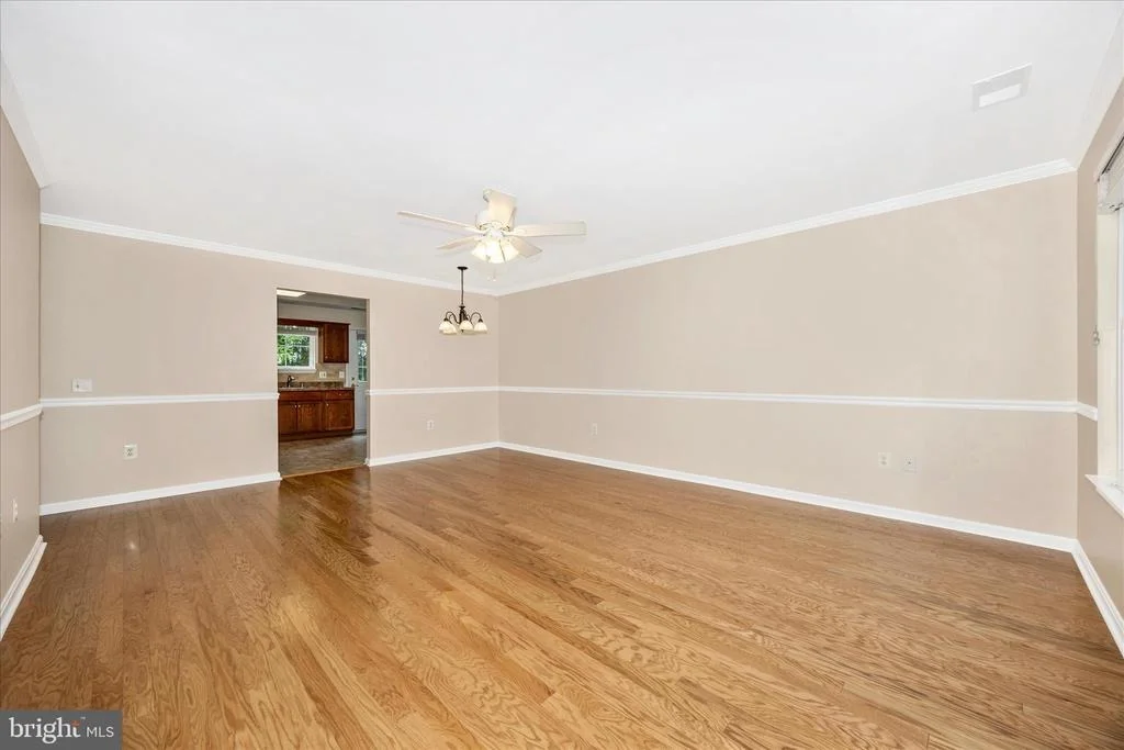 Photo of 1007 PARADE LANE